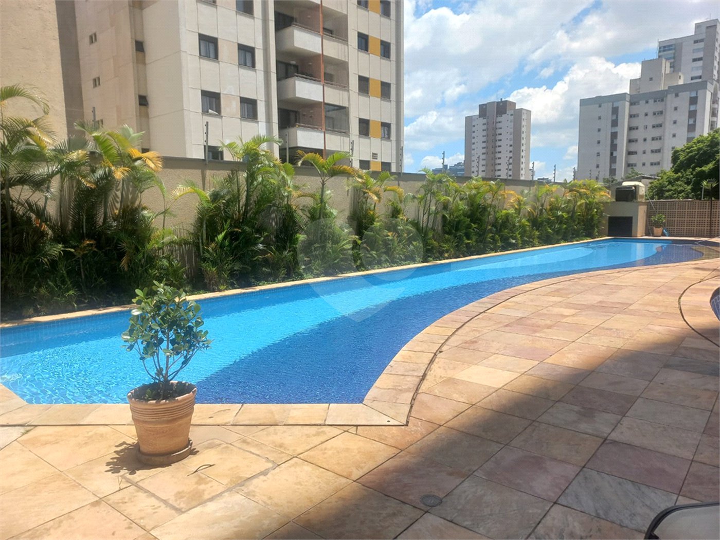 Apartamento à venda com 3 suítes em Vila Pompéia, São Paulo, SP