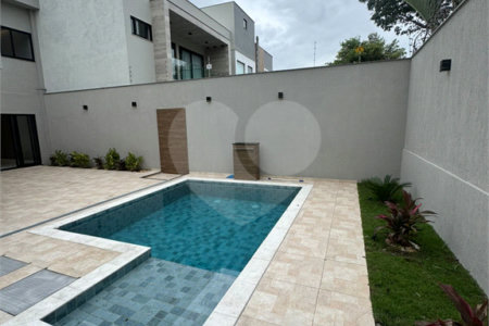 Casa à venda com 5 quartos, sendo 4 suítes, no condomínio Grand Park, Rio de Janeiro - RJ