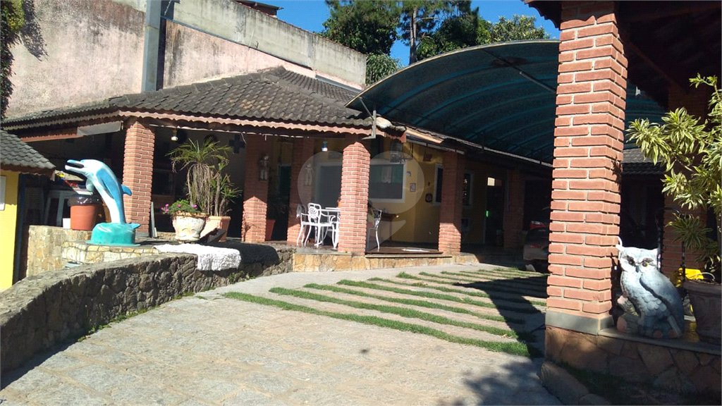 Chácara à venda com 4 suítes em Jundiaizinho (terra Preta), Mairiporã, SP