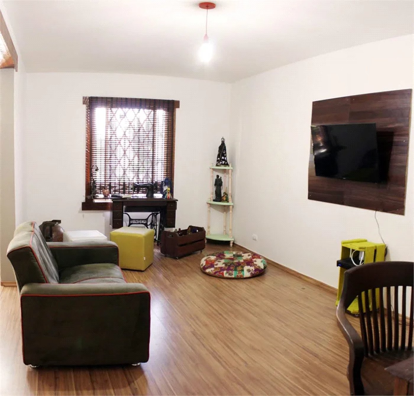 Casa à venda com 4 quartos, sendo 2 suítes,  em Jardim Leonor, São Paulo, SP