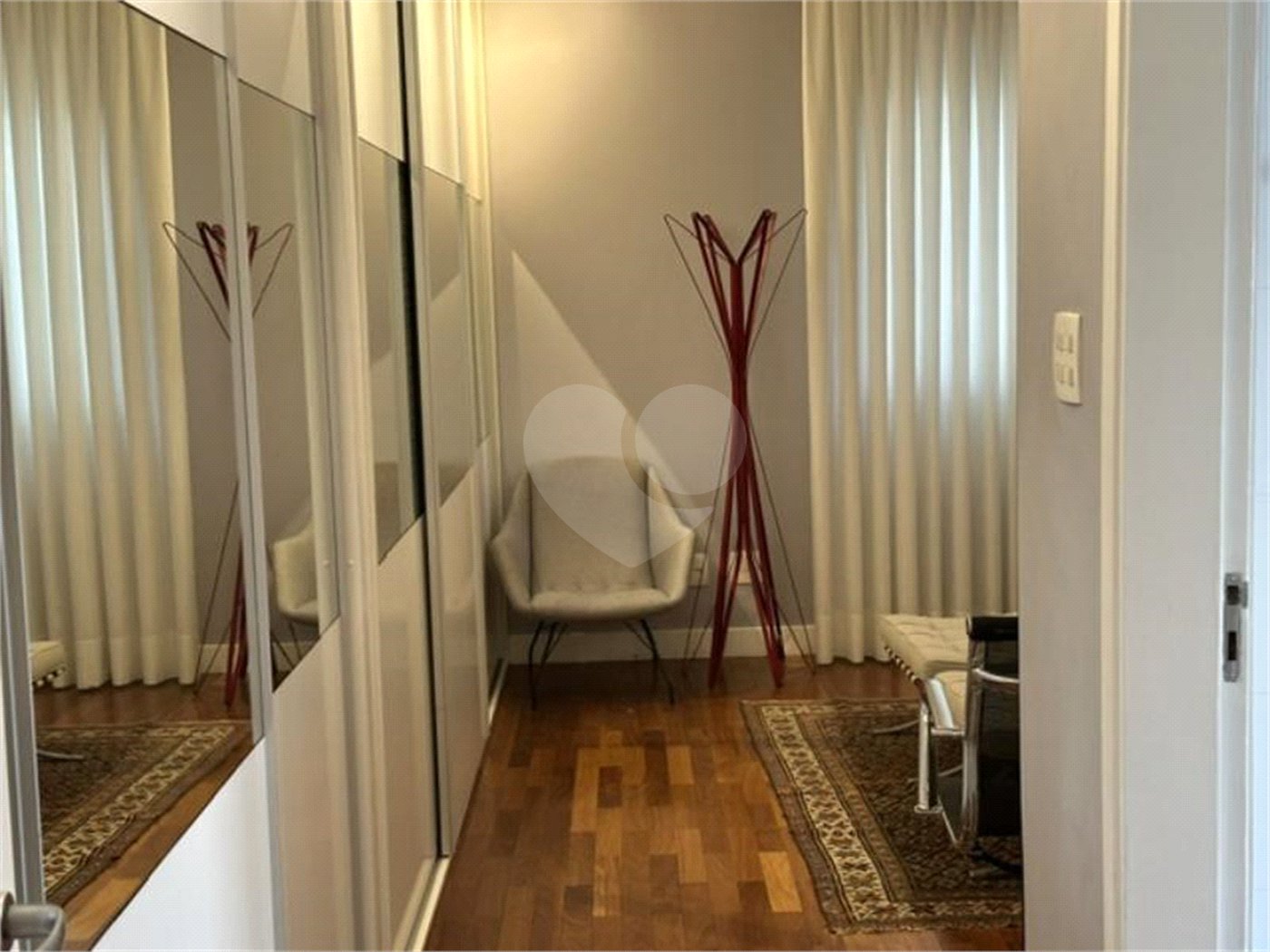 Apartamento à venda com 3 quartos, sendo 1 suíte,  em Cerqueira César, São Paulo, SP