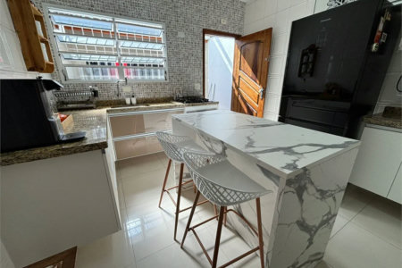 Casa à venda com 3 quartos, sendo 1 suíte, no condomínio Mira Estrela, São Paulo - SP