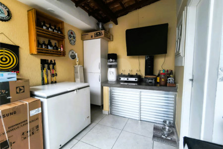 Casa à venda com 3 quartos, sendo 1 suíte, no condomínio Vila Panamericana, São Paulo - SP