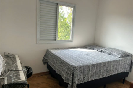 Casa à venda com 3 quartos, sendo 1 suíte, no condomínio New Village, Cotia - SP