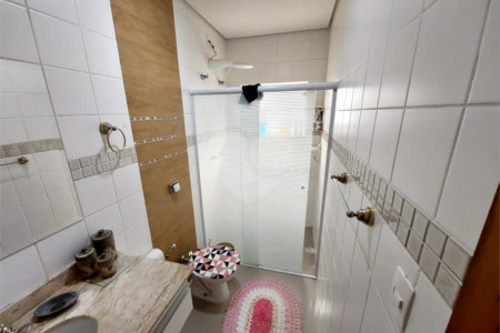 Casa residencial com ponto comercial a venda no Centro