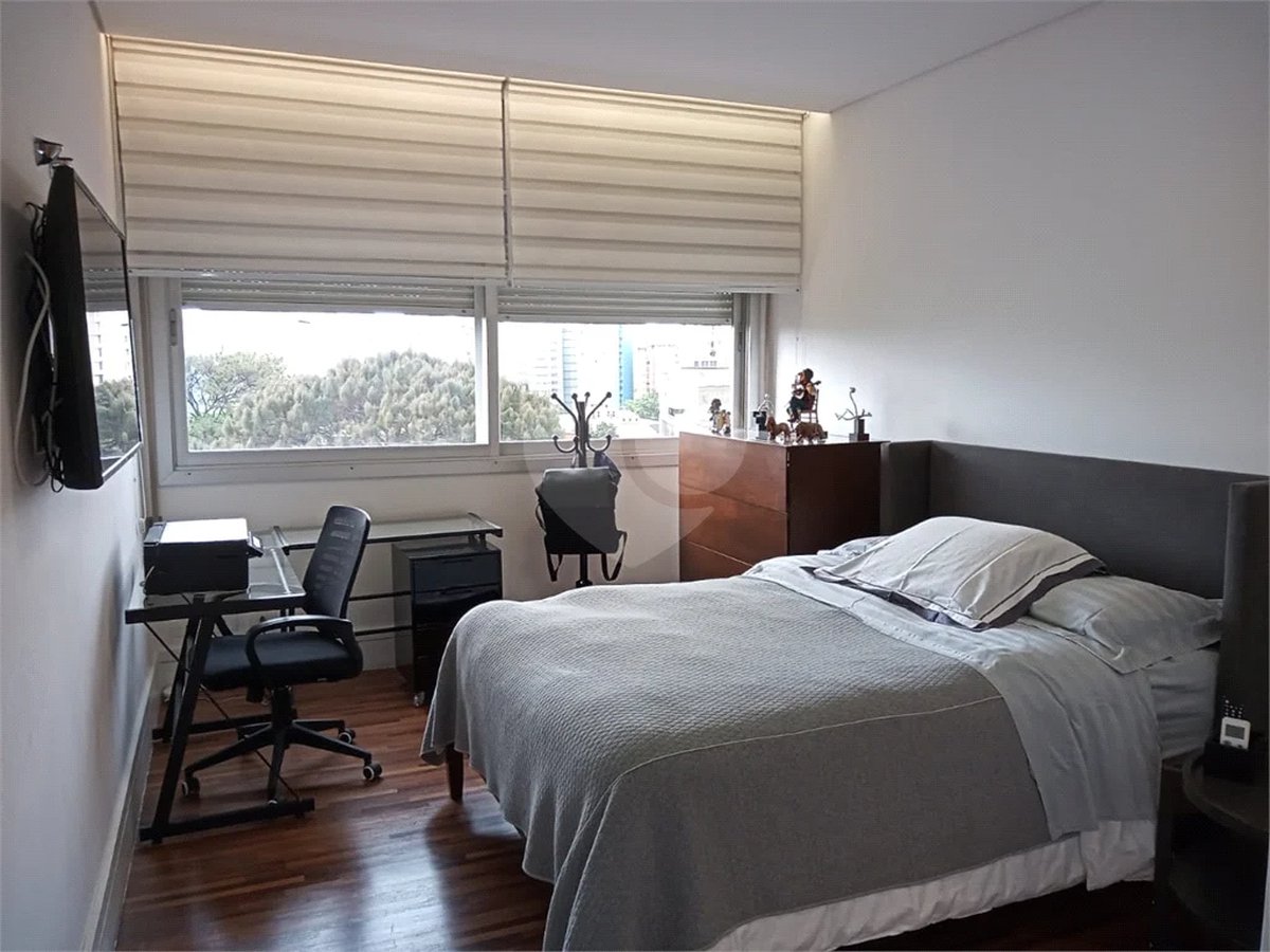 Apartamento à venda com 3 quartos, sendo 1 suíte, em Higienópolis, São Paulo, SP