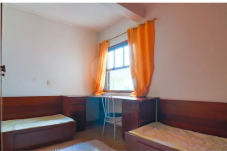 Casa com 210m² , 3 dormitórios , sendo 1 suíte , 2 vagas , à venda no Jabaquara.