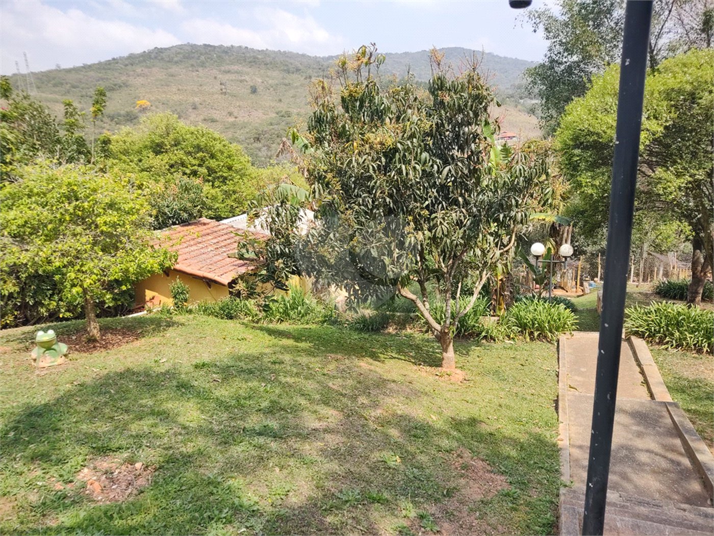 Casa à venda com 5 quartos, sendo 2 suítes, no condomínio Cinco Lagos Portaria II, Mairiporã - SP