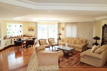 Casa à venda com 5 suítes em Jardim Leonor, São Paulo, SP