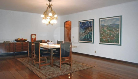 Casa à venda com 5 quartos, sendo 4 suítes, em Alto da Boa Vista, São Paulo, SP