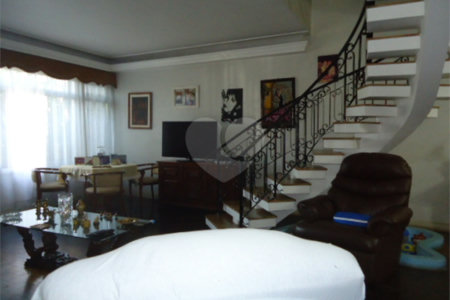 Sobrado à venda com 4 quartos em Santa Teresinha, São Paulo, SP