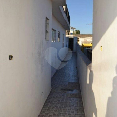 Sobrado à venda com 2 quartos em Vila Nivi, São Paulo, SP