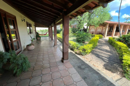 Casa à venda ou para alugar com 4 quartos, sendo 3 suítes, no condomínio Monte Belo, Salto - SP