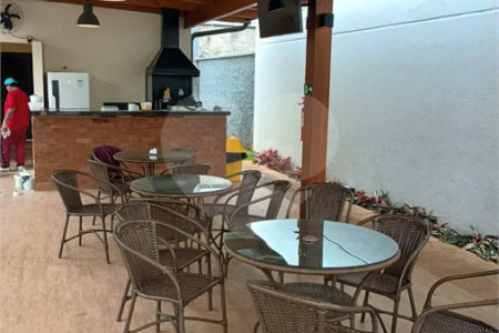 Casa à venda ou para alugar com 3 suítes no condomínio Quinta das Oliveiras, Valinhos - SP