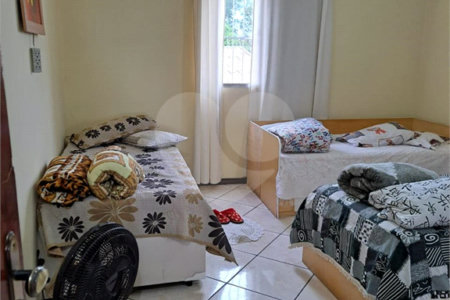 Sobrado à venda com 4 quartos, sendo 2 suítes, em Jardim Modelo, Suzano, SP