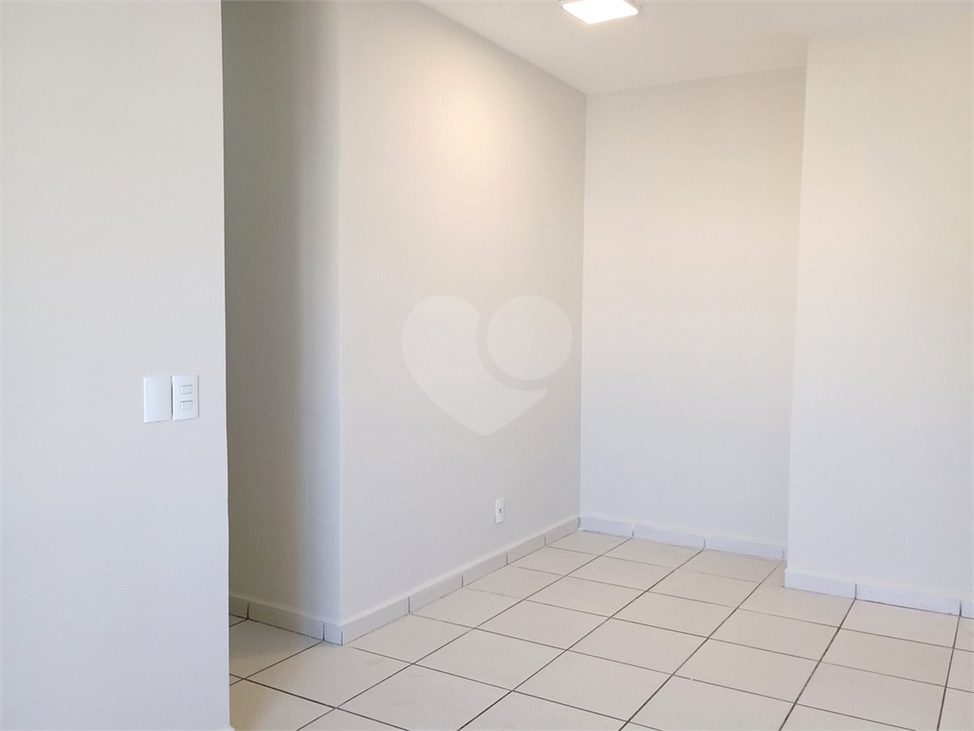 Apartamento à venda com 2 quartos, sendo 1 suíte, em Residencial Flórida, Ribeirão Preto, SP