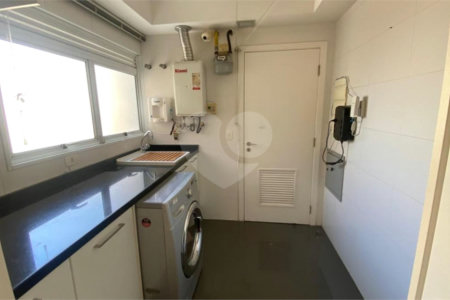 Apartamento à venda com 3 suítes em Vila Romana, São Paulo, SP