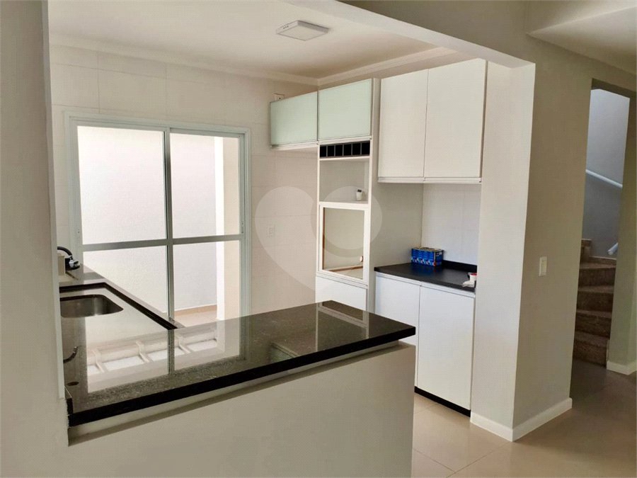Casa à venda com 3 quartos, sendo 1 suíte, no condomínio Residencial Rio Preto Village, Atibaia - SP