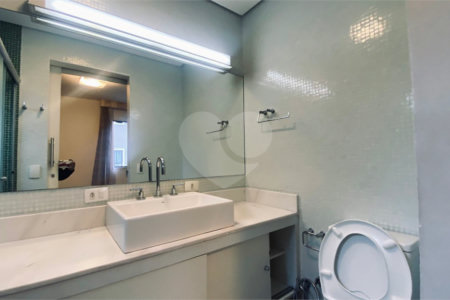 Casa à venda com 3 suítes no condomínio Vilas 2, São Paulo - SP