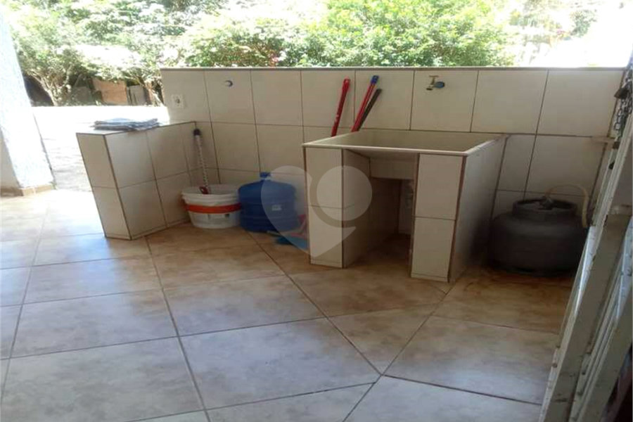 Casa à venda com 6 quartos, sendo 3 suítes, no condomínio Residencial Jardins de Mairiporã I, Mairiporã - SP
