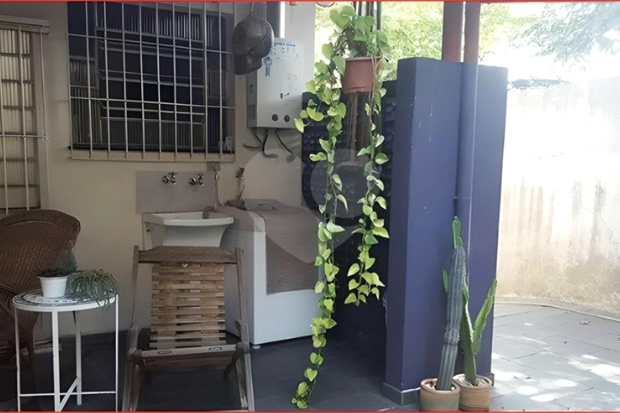 Casa à venda com 4 quartos, sendo 1 suíte, em Vila Sônia, São Paulo, SP