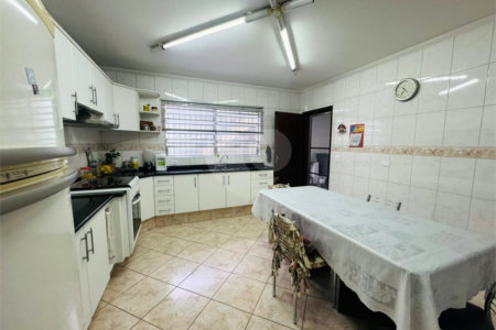 Casa à venda com 3 quartos, sendo 1 suíte,  em Vila Galvão, Guarulhos, SP