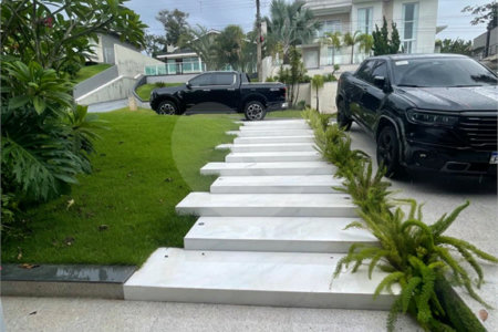 Casa à venda com 3 suítes no condomínio Hills, Arujá - SP