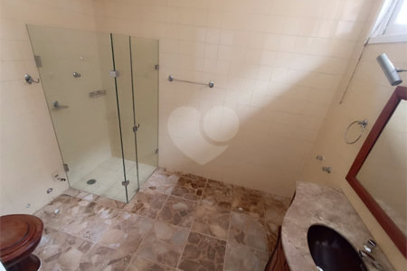 Casa para alugar com 4 quartos, sendo 1 suíte, no Centro, Itapetininga, SP