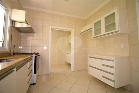 Casa à venda com 4 quartos, sendo 3 suítes,  no condomínio Altos da Serra Vi, São José dos Campos - SP
