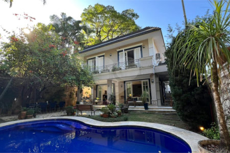 Sobrado à venda com 4 suítes em Jardim Marajoara, São Paulo, SP