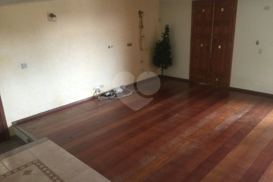 Sobrado à venda com 4 quartos, sendo 3 suítes, em Jardim Virginia Bianca, São Paulo, SP