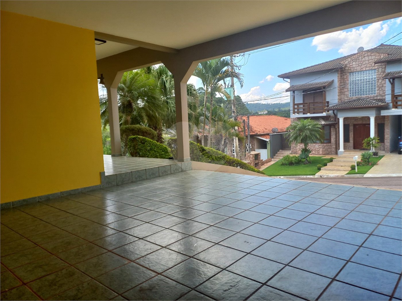 Casa à venda com 4 quartos, sendo 2 suítes,  em Villaggio Capríccio, Louveira, SP
