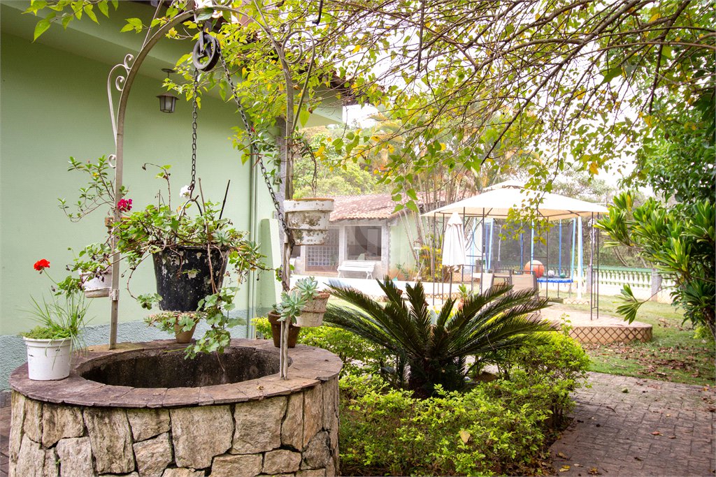 Casa à venda ou para alugar com 5 quartos, sendo 2 suítes, no condomínio Restinga Verde, São Roque - SP