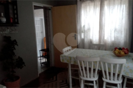 Casa à venda com 3 quartos, sendo 2 suítes, no Centro (mailasqui), São Roque, SP