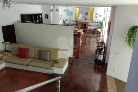 Casa à venda com 4 quartos, sendo 1 suíte, em Vila Rosa, Itapetininga, SP