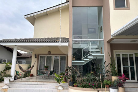 Casa à venda com 5 quartos, sendo 4 suítes,  no condomínio Porto Atibaia, Atibaia - SP