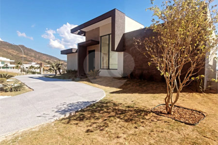 Casa à venda com 4 suítes no condomínio Itapora, Atibaia - SP