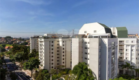 Apartamento à venda com 4 quartos, sendo 2 suítes,  em Cidade São Francisco, São Paulo, SP