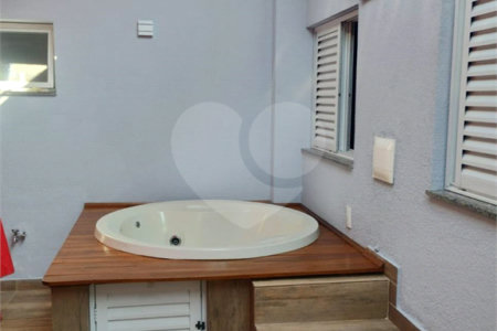 Casa à venda com 3 quartos, sendo 1 suíte, no condomínio Vilagio Vista Real, Paulínia - SP