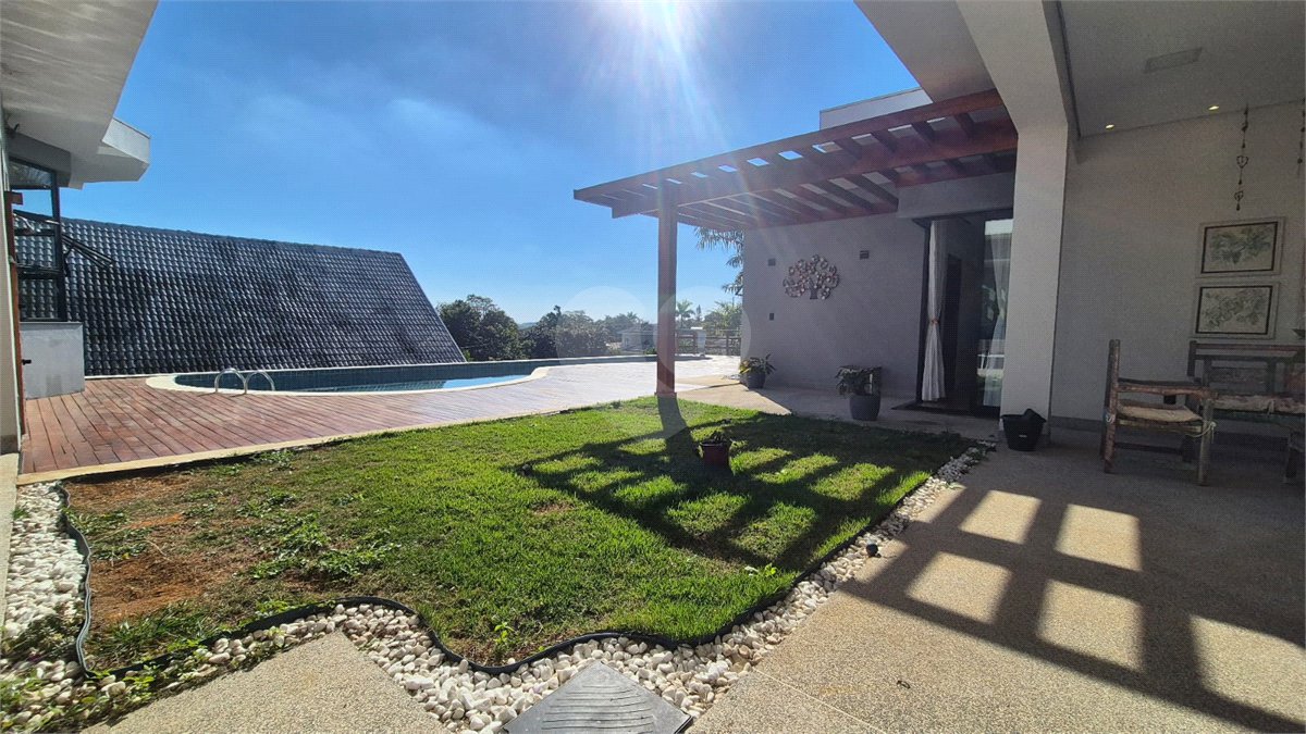Casa à venda com 5 quartos, sendo 3 suítes, no condomínio Residencial Vale do Lago, Sorocaba - SP