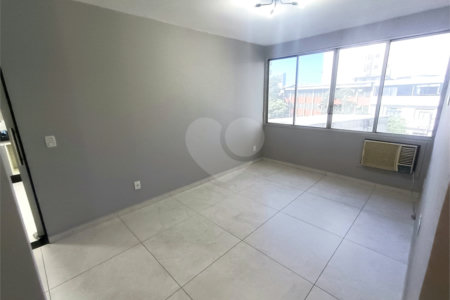 Apartamento à venda com 3 quartos, sendo 1 suíte, em Rio Comprido, Rio de Janeiro, RJ