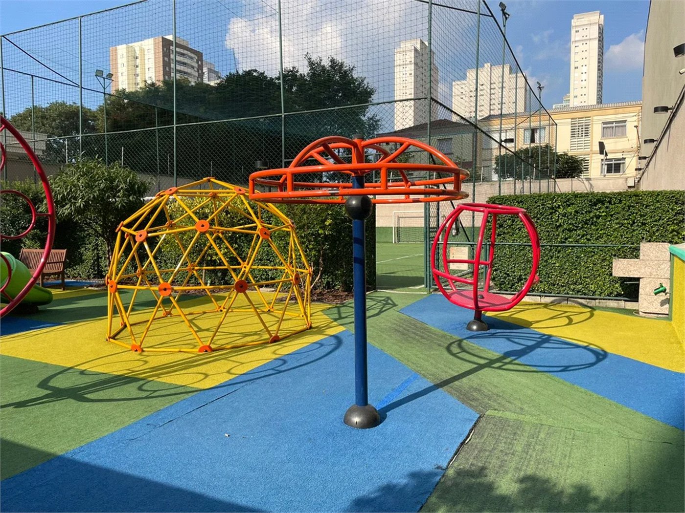 Apartamento à venda com 3 suítes em Vila Romana, São Paulo, SP