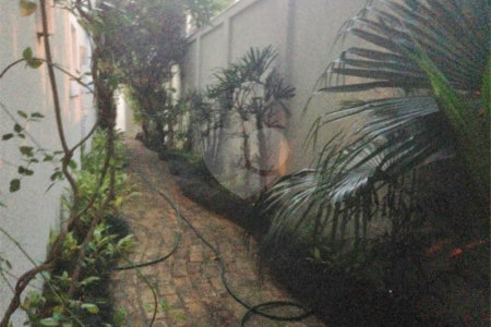 Sobrado à venda com 4 quartos, sendo 1 suíte, em Jardim Novo Mundo, São Paulo, SP
