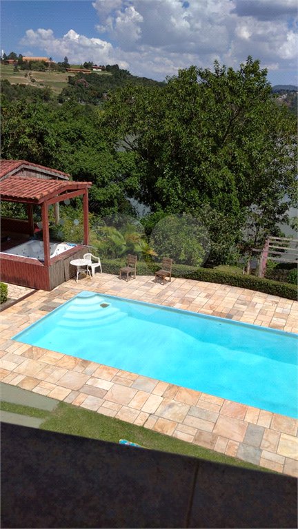 Casa à venda com 7 quartos, sendo 6 suítes, em Caceia, Mairiporã, SP