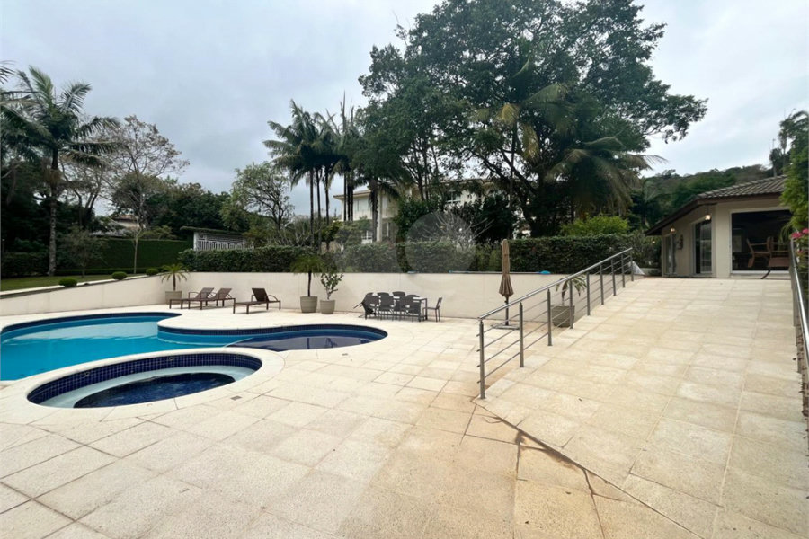 Casa à venda com 5 suítes no condomínio Cantareira, Mairiporã - SP