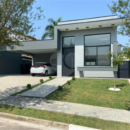 Casa à venda com 3 suítes no condomínio Shambala II, Atibaia - SP