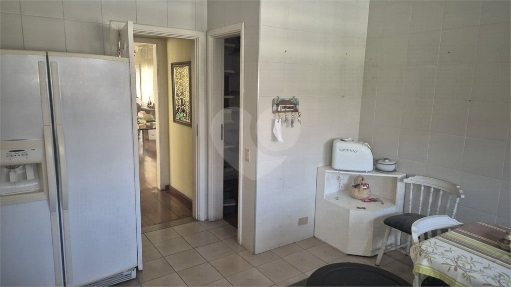 Casa à venda com 4 quartos, sendo 3 suítes,  no condomínio Chácara das Rosas, São Paulo - SP