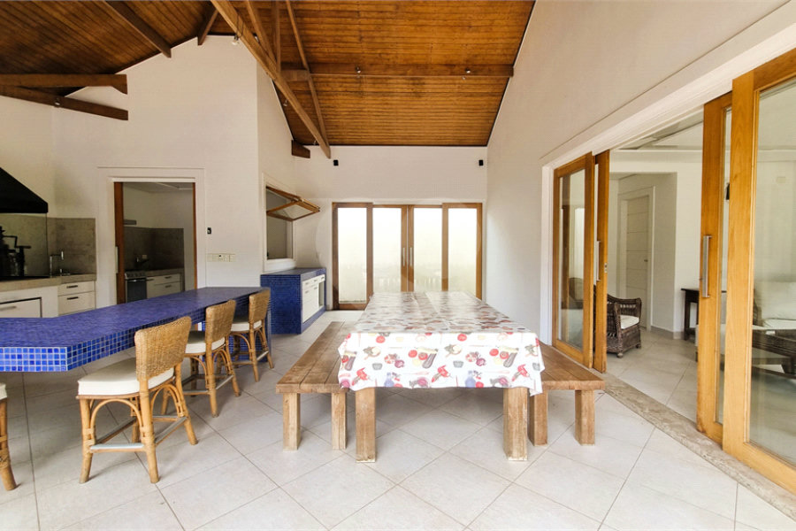 Casa à venda ou para alugar com 5 suítes em Serra da Cantareira, Mairiporã, SP