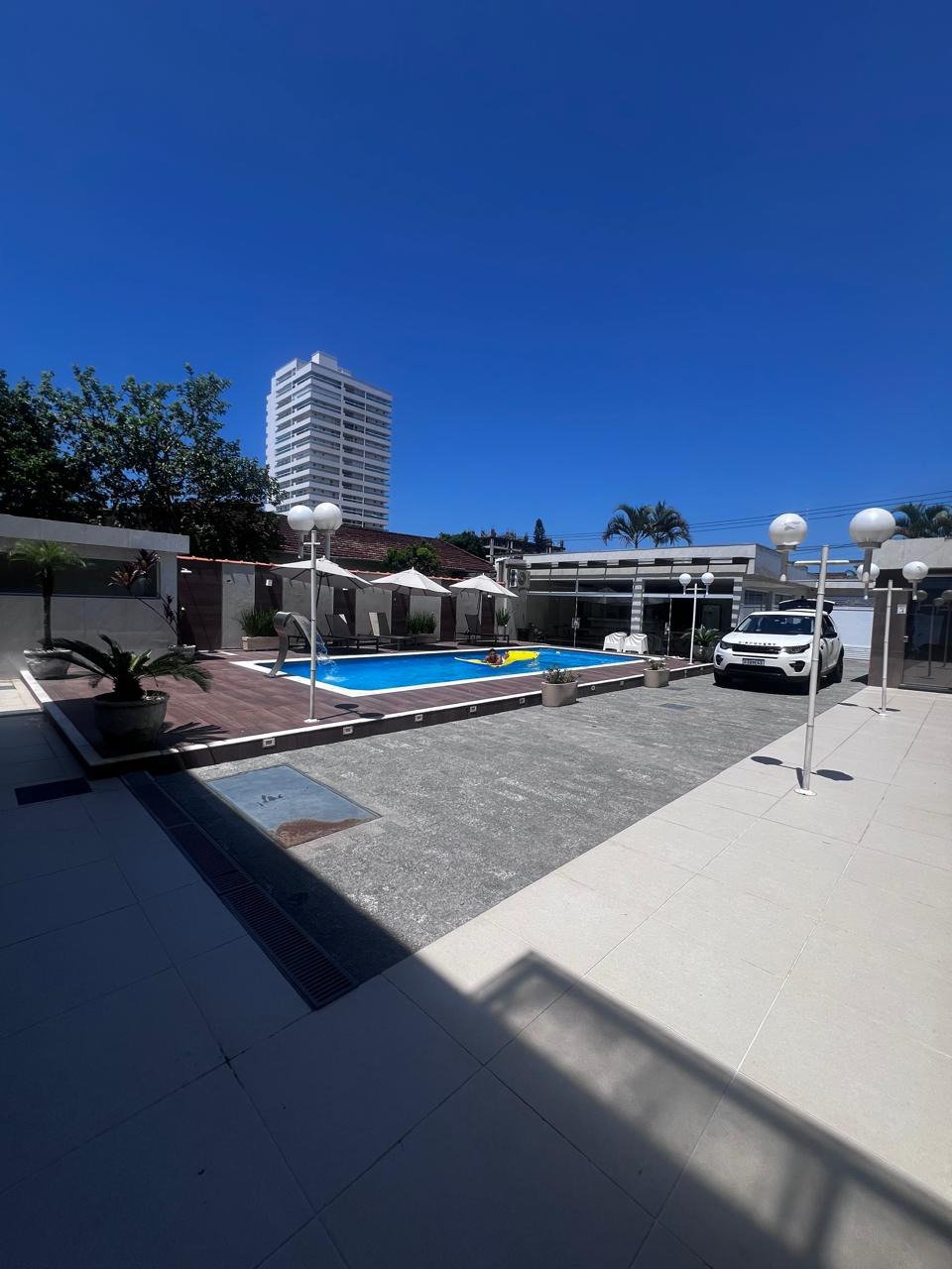 Casa à venda com 8 quartos, sendo 2 suítes, em Flórida, Praia Grande, SP