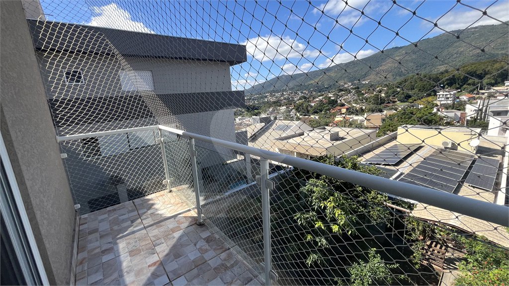 Sobrado à venda com 3 suítes em Jardim Maristela, Atibaia, SP